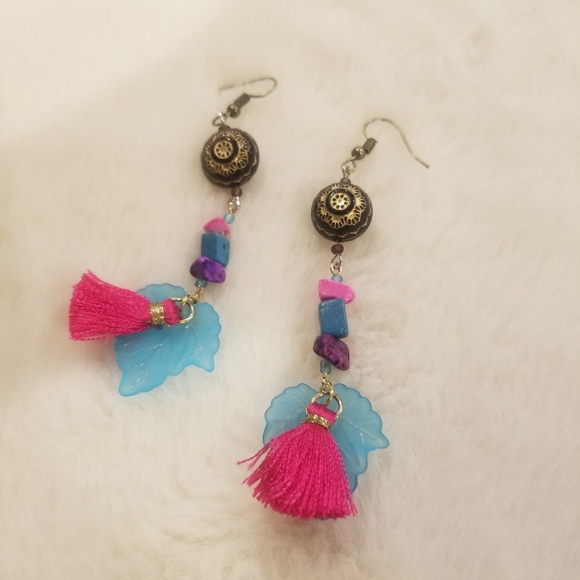 TEESAN MAKE A STATEMENT Japanese Style Dangling Earrings - Picture 4 of 4
